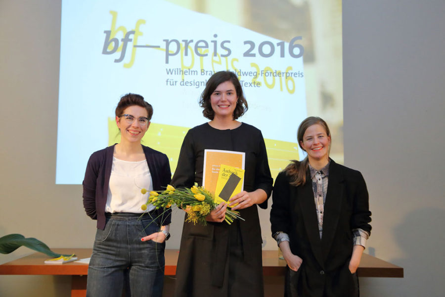 Preisträgerin 2016 Marion Kliesch (Mitte), Anerkennungen Sabine Lachnit (li) und Lea Schmidt (re)
